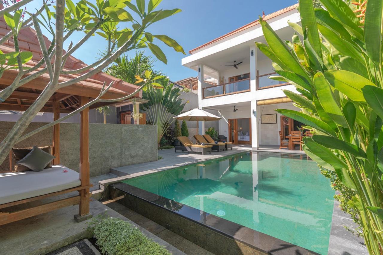 Villa Royal 新加拉惹 外观 照片